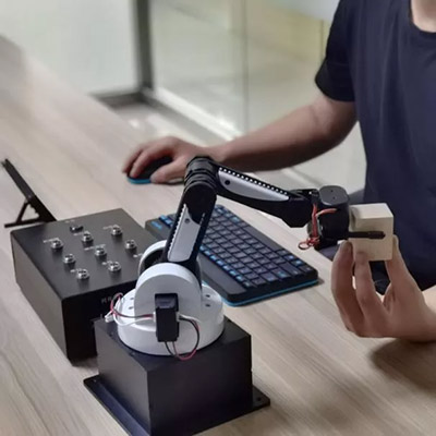 Robot arm servo testing